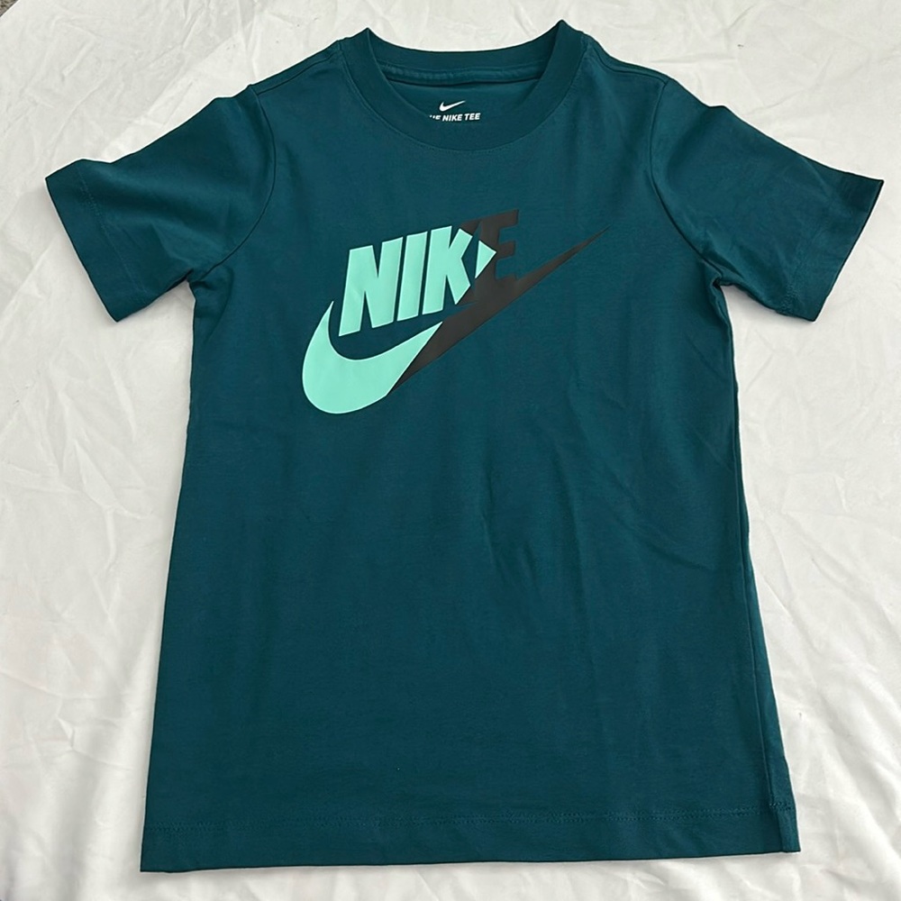 Boys Nike dry fit T-shirt size XS